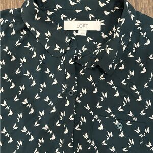 LOFT Women’s Black and White Patterned Shirt